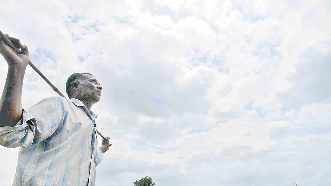 జిల్లాలో కురవని భారీ వర్షాలు