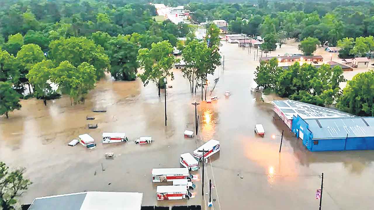 టెక్సాస్‌ను ముంచెత్తిన వరదలు