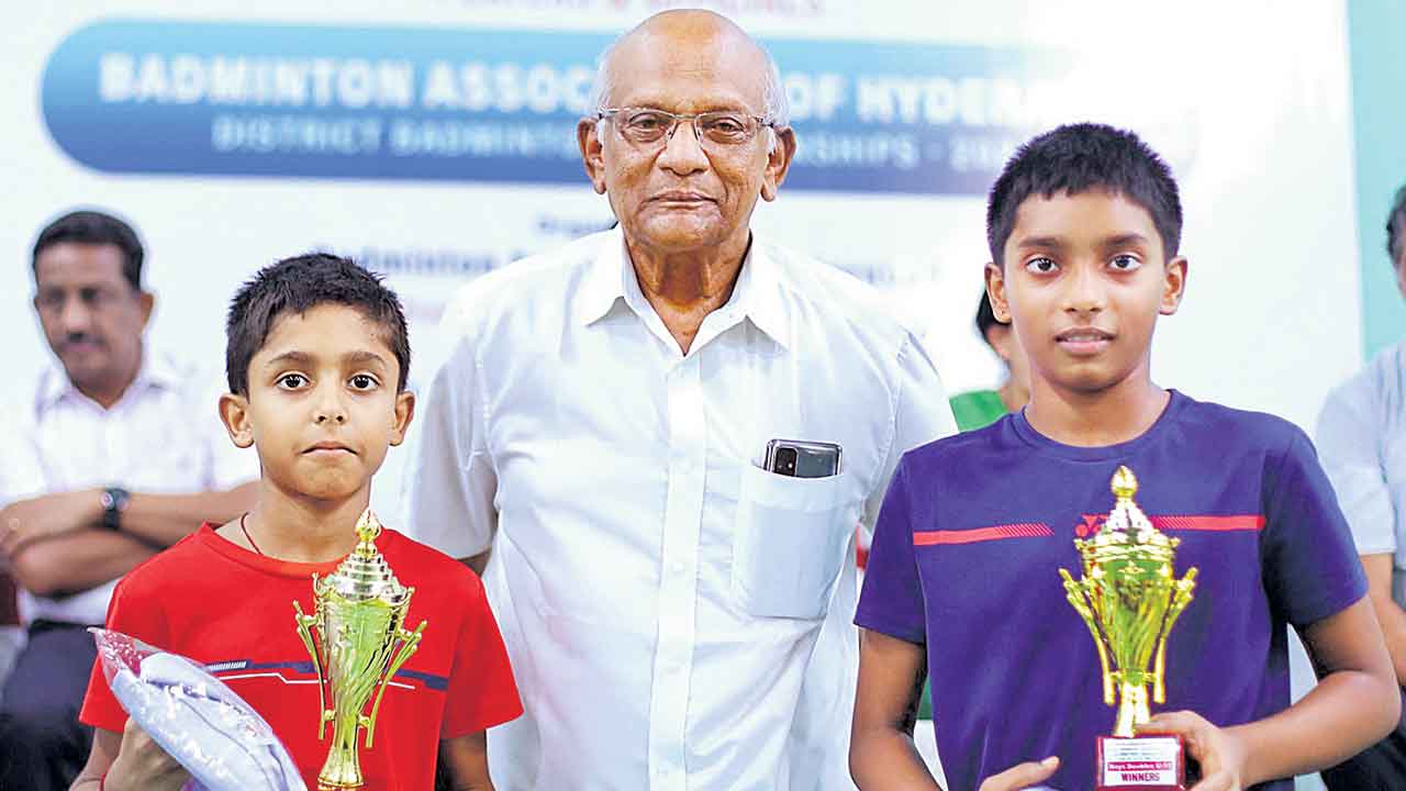 హైదరాబాద్ చాంప్ భవేష్ రెడ్డి జోడీ