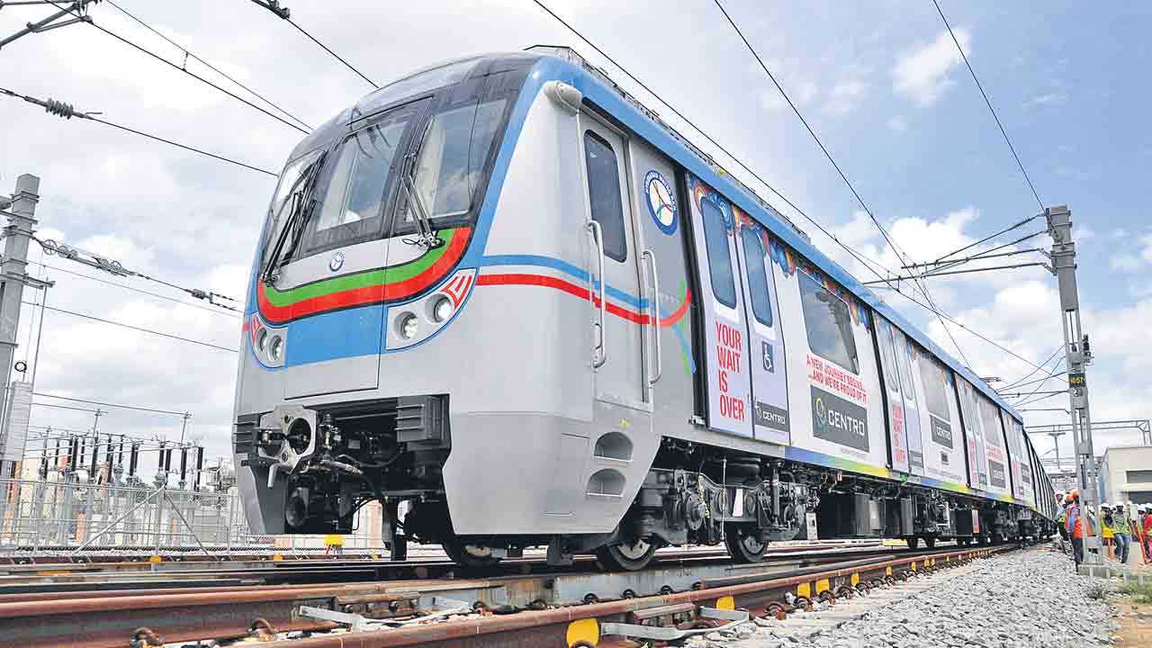 Hyderabad Metro | మెట్రో వేళలు మరో 45 నిమిషాలు పెంపు