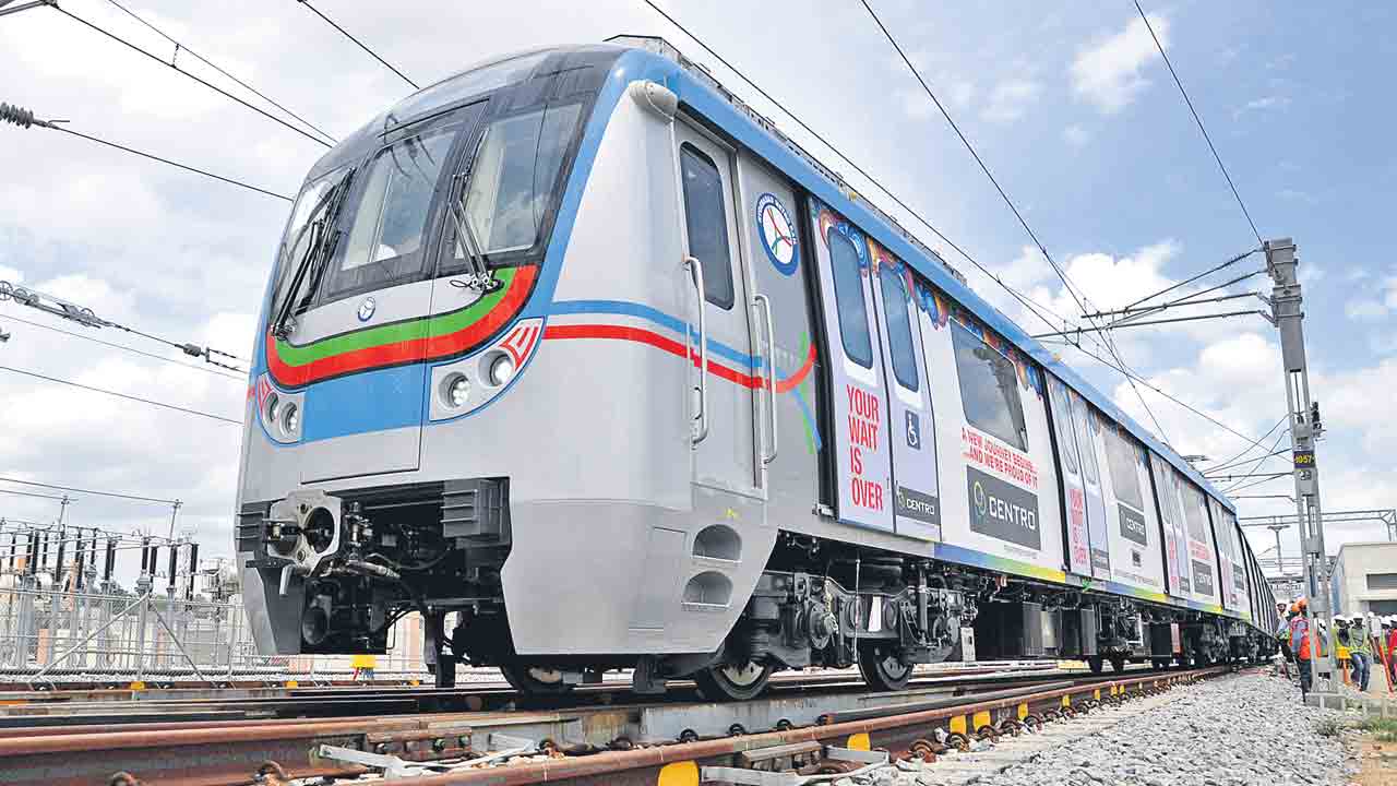 మెట్రో రైళ్లకు ఆగిన కరెంట్‌