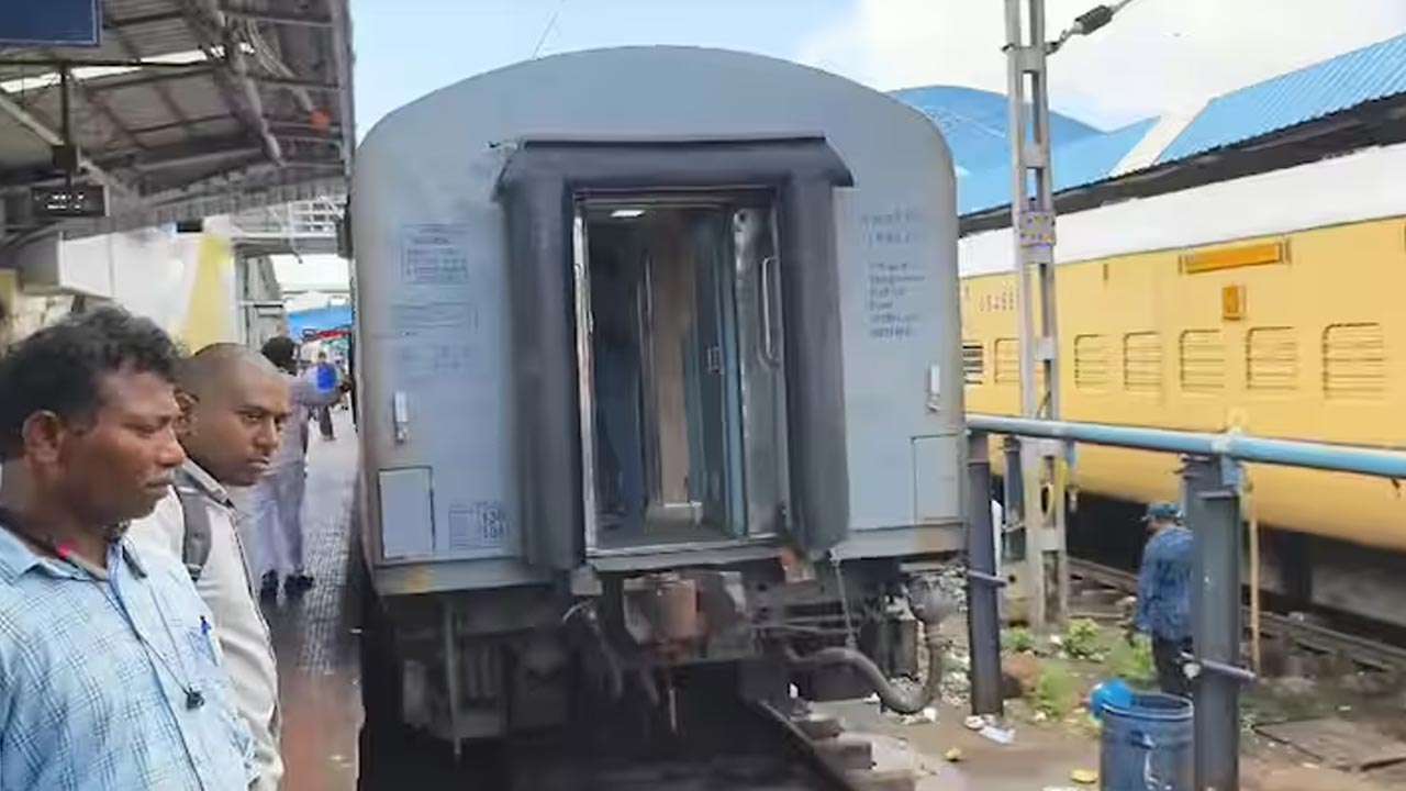 Janmabhoomi Express | తెగిపోయిన ఏసీ బోగీల లింక్‌.. మూడు గంటలు ఆలస్యంగా జన్మభూమి ఎక్స్‌ప్రెస్‌