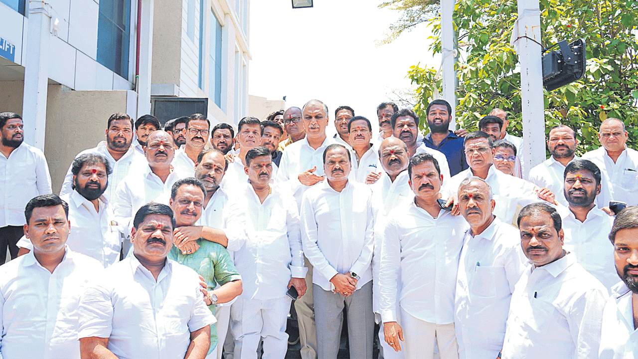 కేసీఆర్‌ రోడ్‌ షోను సక్సెస్‌ చేయాలి