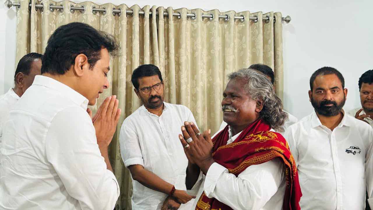 KTR | పద్మశ్రీ కిన్నెర మొగిలయ్యను కలిసిన కేటీఆర్‌.. అండగా ఉంటానని హామీ