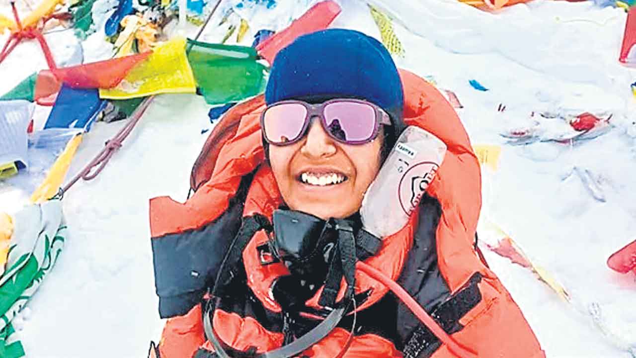 16 ఏండ్లకే ఎవరెస్ట్‌ అధిరోహణ