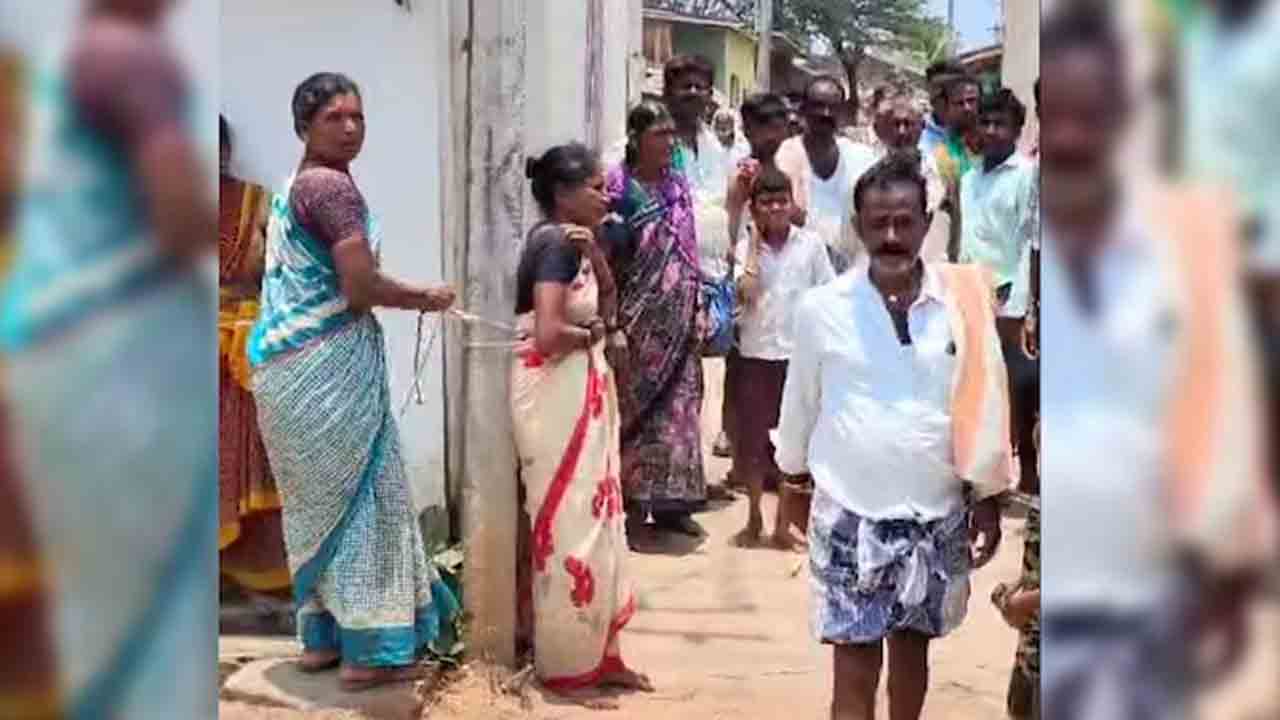 Karnataka | ప్రియురాలితో పారిపోయిన కొడుకు.. తల్లిని విద్యుత్‌ స్తంభానికి కట్టేసి..