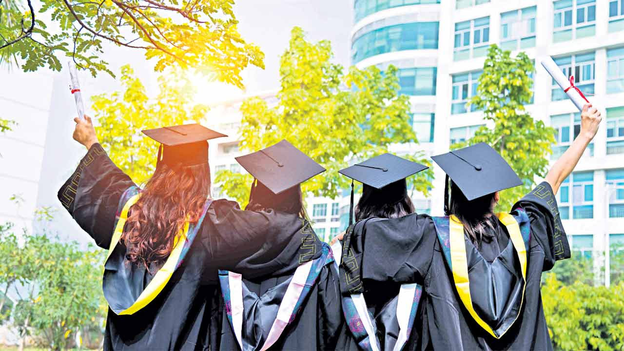 Personal Finance | విదేశాల్లో ఉద్యోగం చేయడానికి ఏ ఏజ్‌ సరైనది? రిటైర్‌మెంట్‌ ఎప్పుడు తీసుకోవాలి?