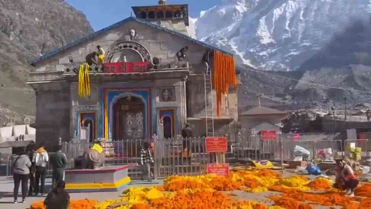 Kedarnath Yatra | రేపు తెరుచుకోనున్న కేదార్‌నాథ్‌ తలుపులు.. 40 క్వింటాళ్ల పూలతో ఆలయం ముస్తాబు