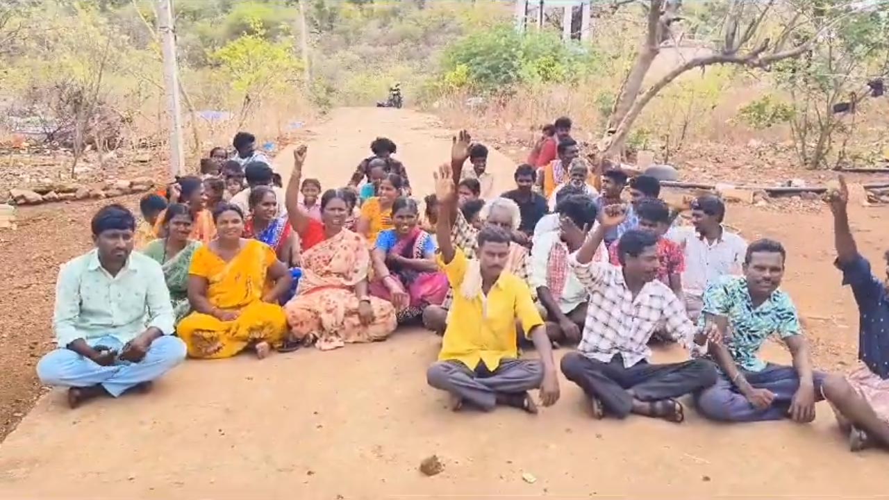 Power Cut | మూడు రోజులుగా కరెంట్‌ కట్‌.. ఓట్లు బహిష్కరించిన సీఎం రేవంత్‌ సొంత జిల్లా వాసులు