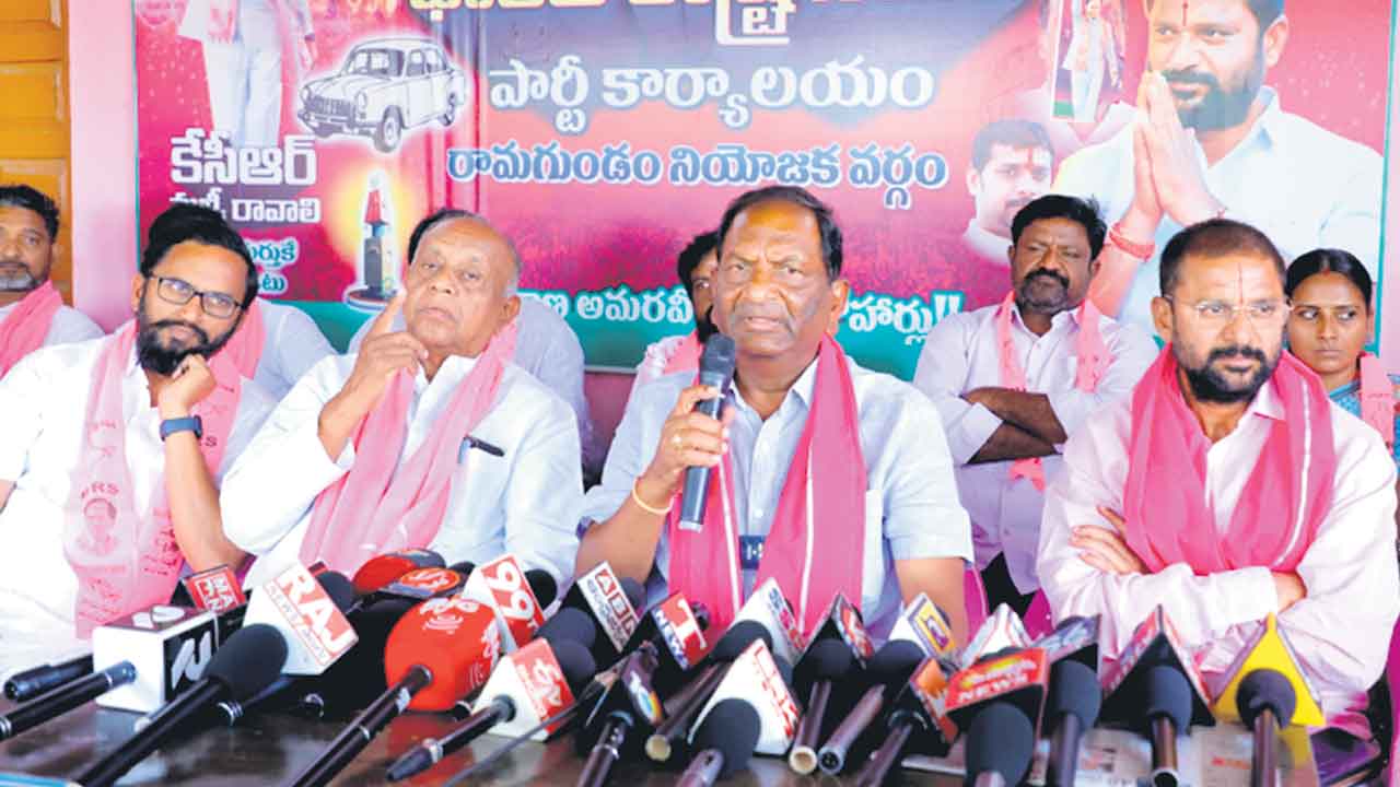 కేసీఆర్‌ బస్సుయాత్రతో మీకు భయం