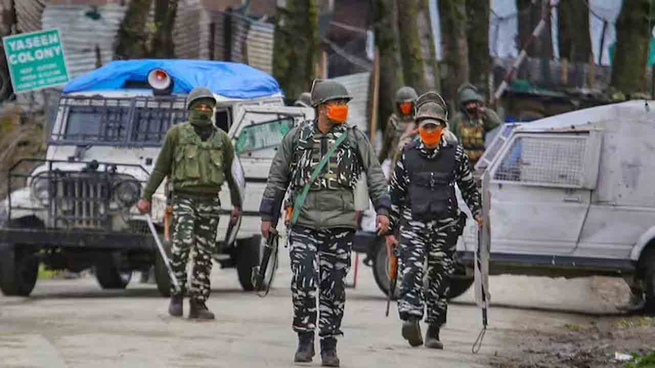 Encounter | కుప్వారాలోని నియంత్రణ రేఖ వద్ద ఎన్‌కౌంటర్‌.. ఇద్దరు ఉగ్రవాదులు హతం