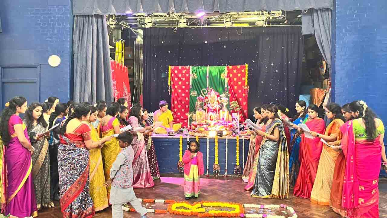 NRI News | లండన్‌లో వైభవంగా వాసవి కన్యకా పరమేశ్వరి జయంతి వేడుకలు