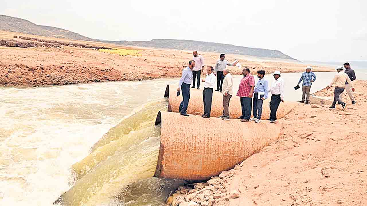 నీటి నిల్వలు తగ్గితే రెండో దశ పంపింగ్‌