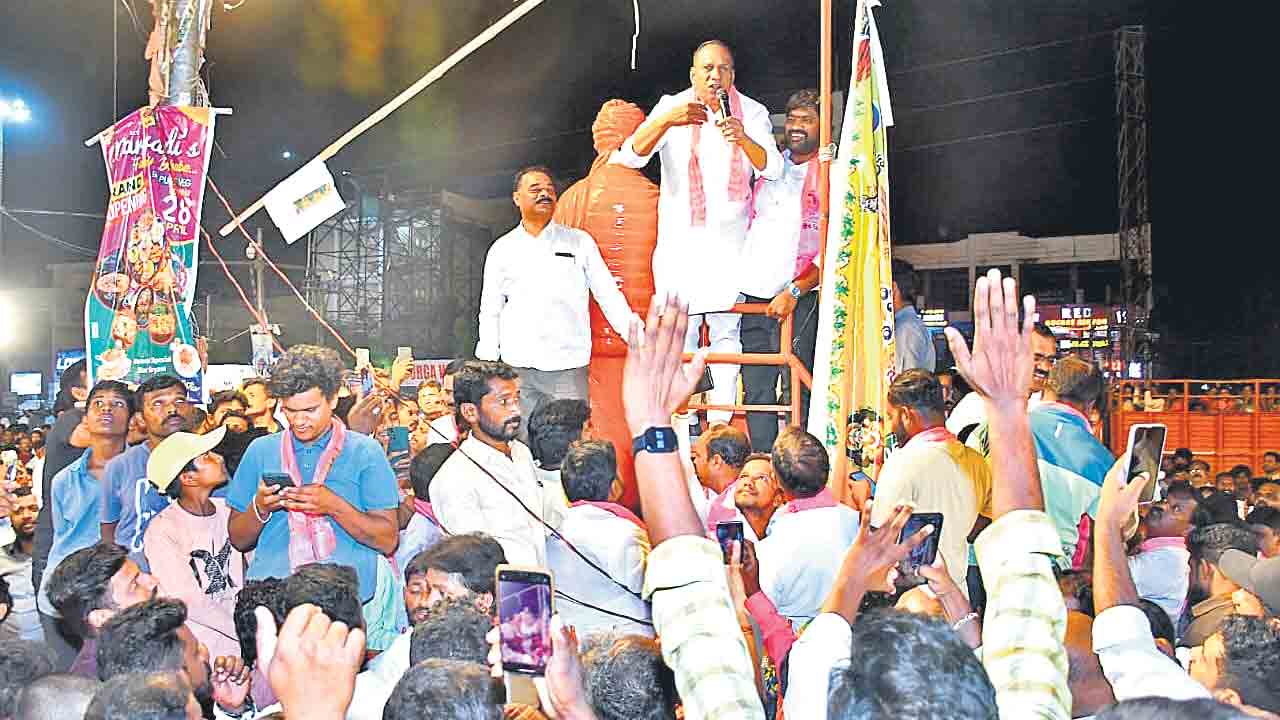 కాంగ్రెస్‌ పాలనలో పథకాలన్నీ బంద్‌