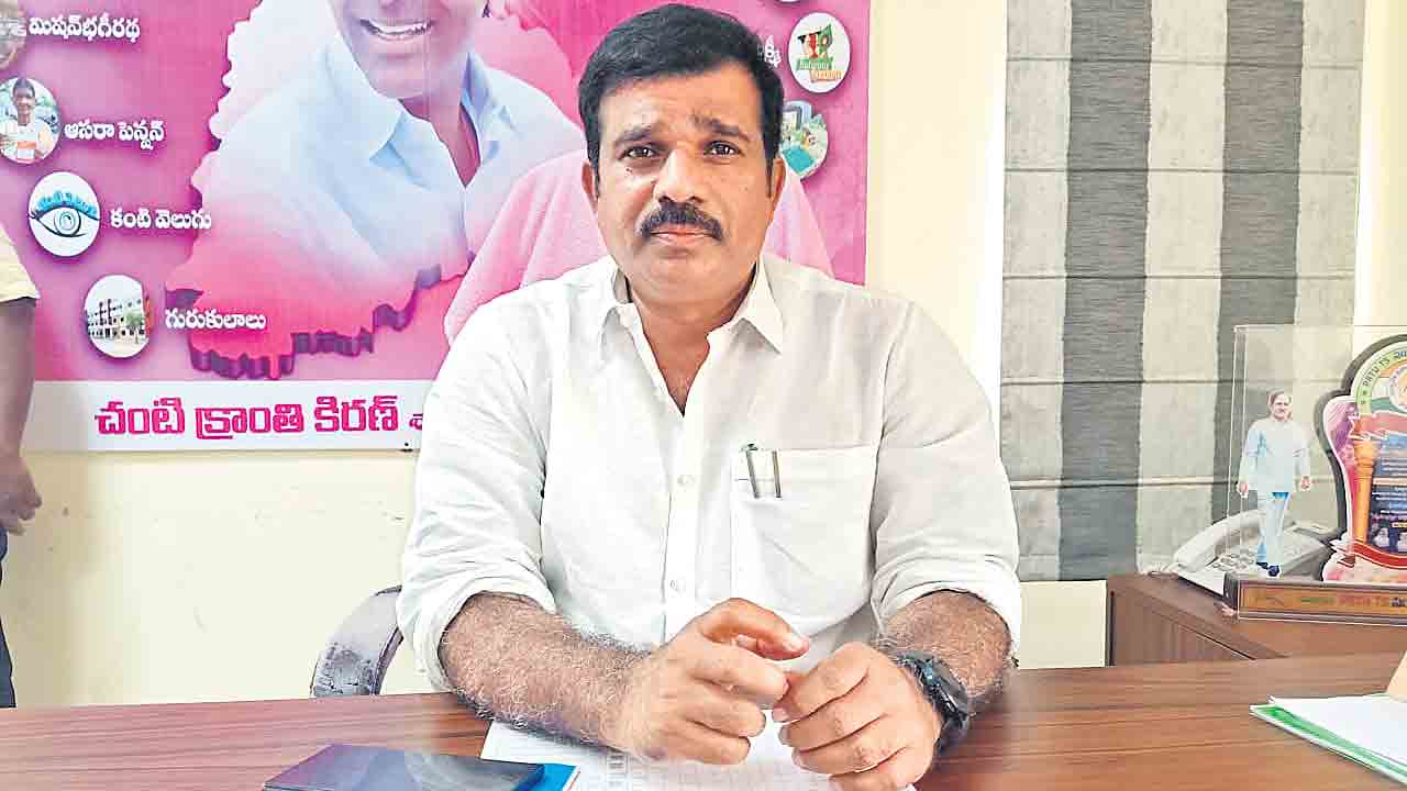 మంత్రికి రైతుల కష్టాలు పట్టవా?