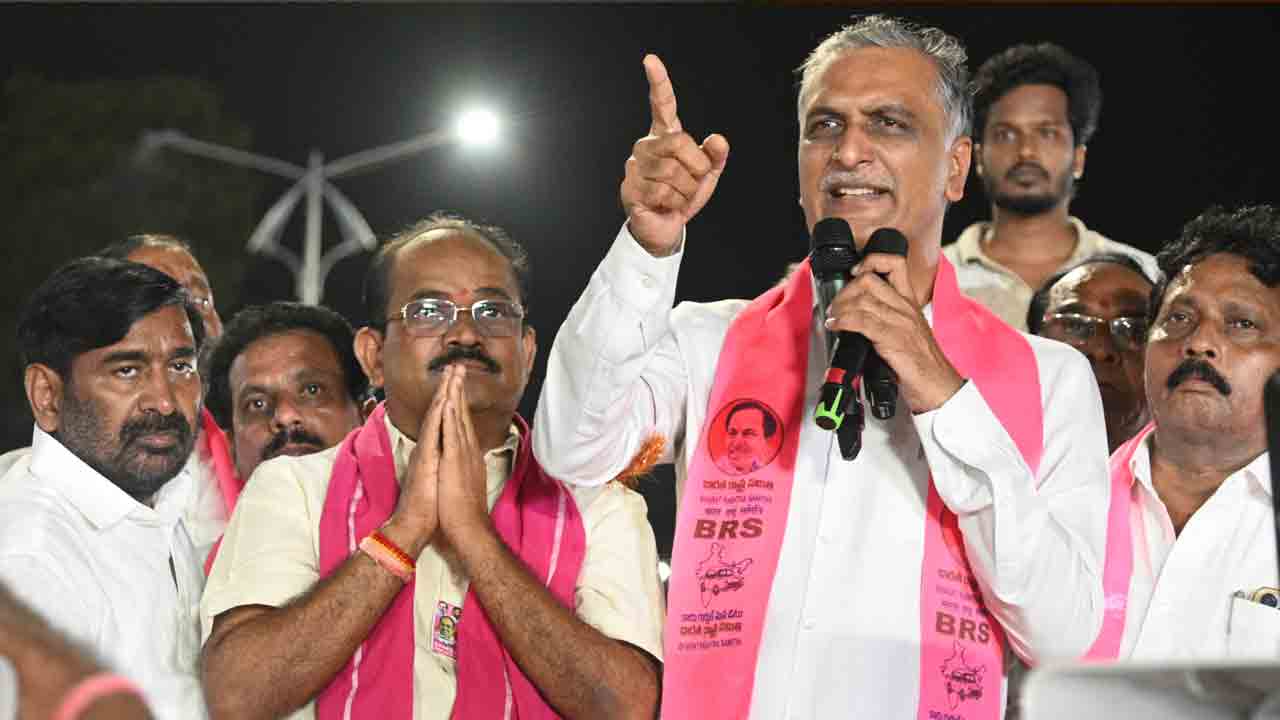 వాళ్లది పదవుల యావమాది అభివృద్ధి ధ్యాస