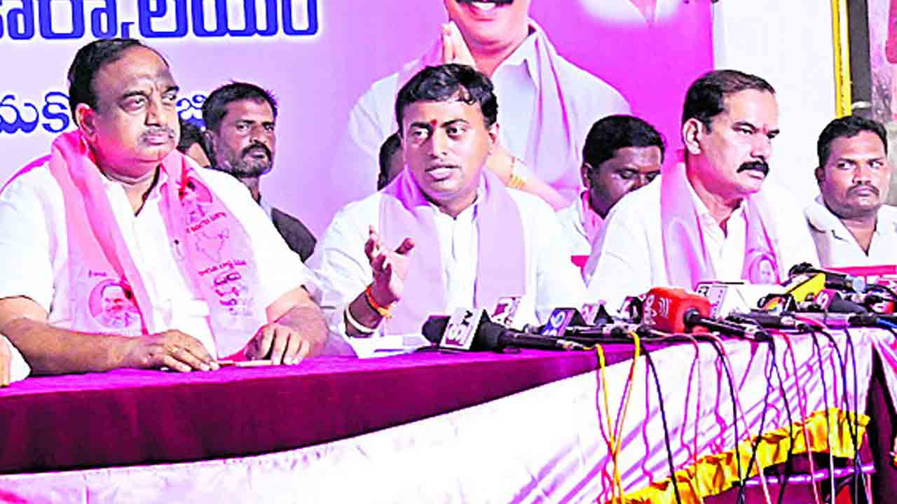 నిరుద్యోగుల సమస్యలపై కొట్లాగుతా