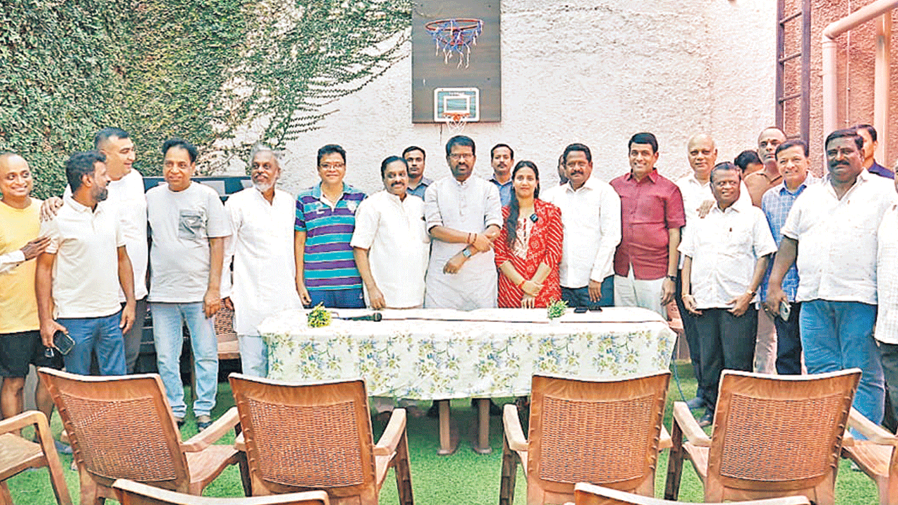 ఒక్క అవకాశం ఇవ్వండి..