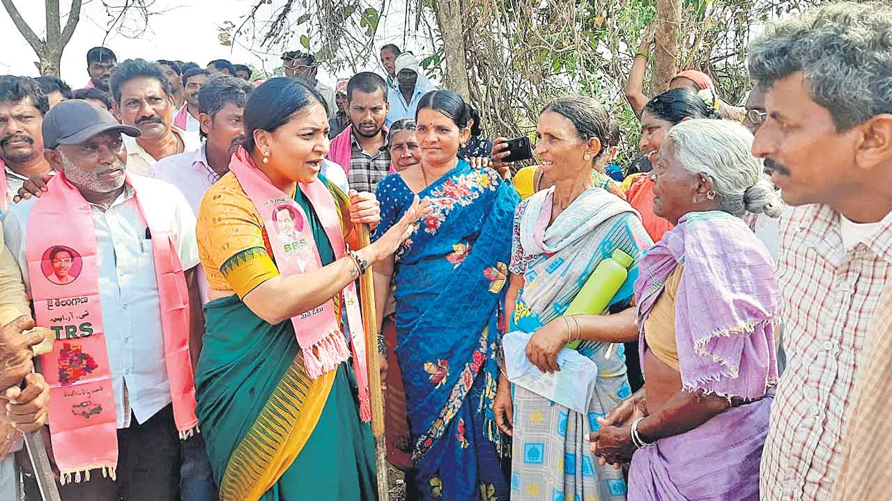 బిడ్డా.. నిన్నే గెలిపించుకుంటం