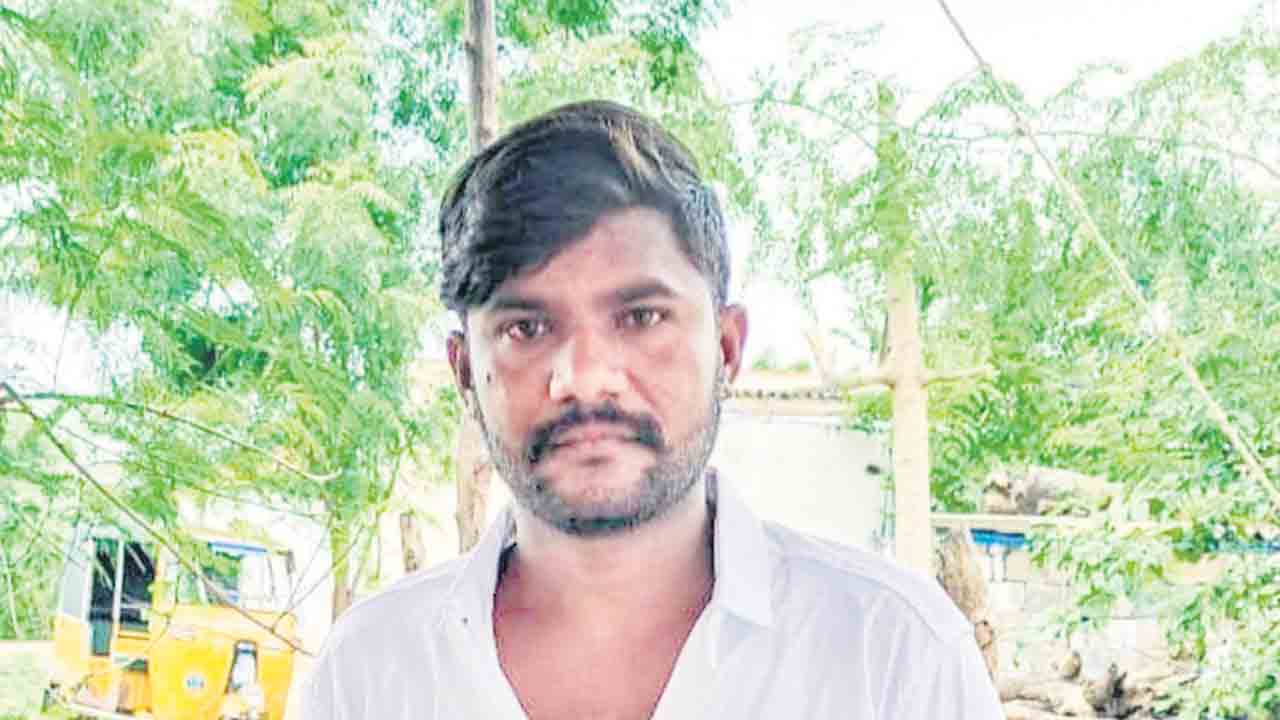 వివాహేతర సంబంధం.. ప్రియుడి దారుణ హత్య