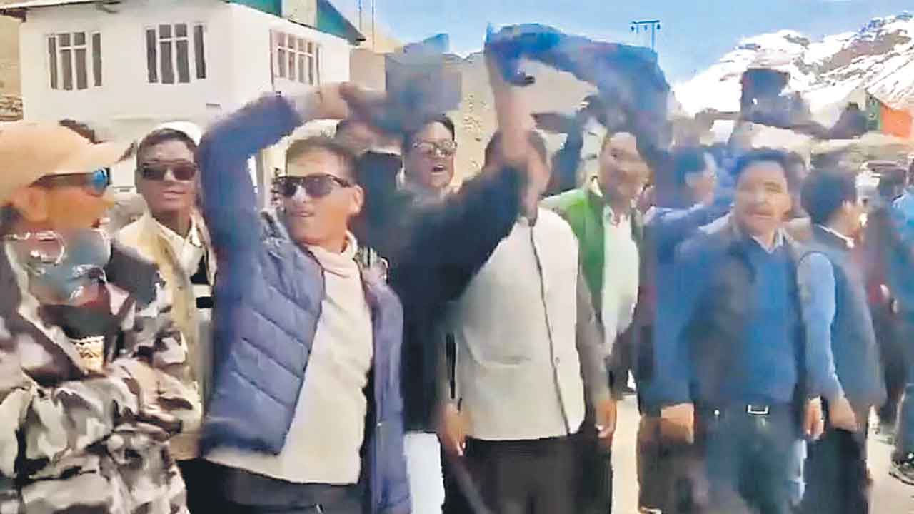 కంగనా గో బ్యాక్