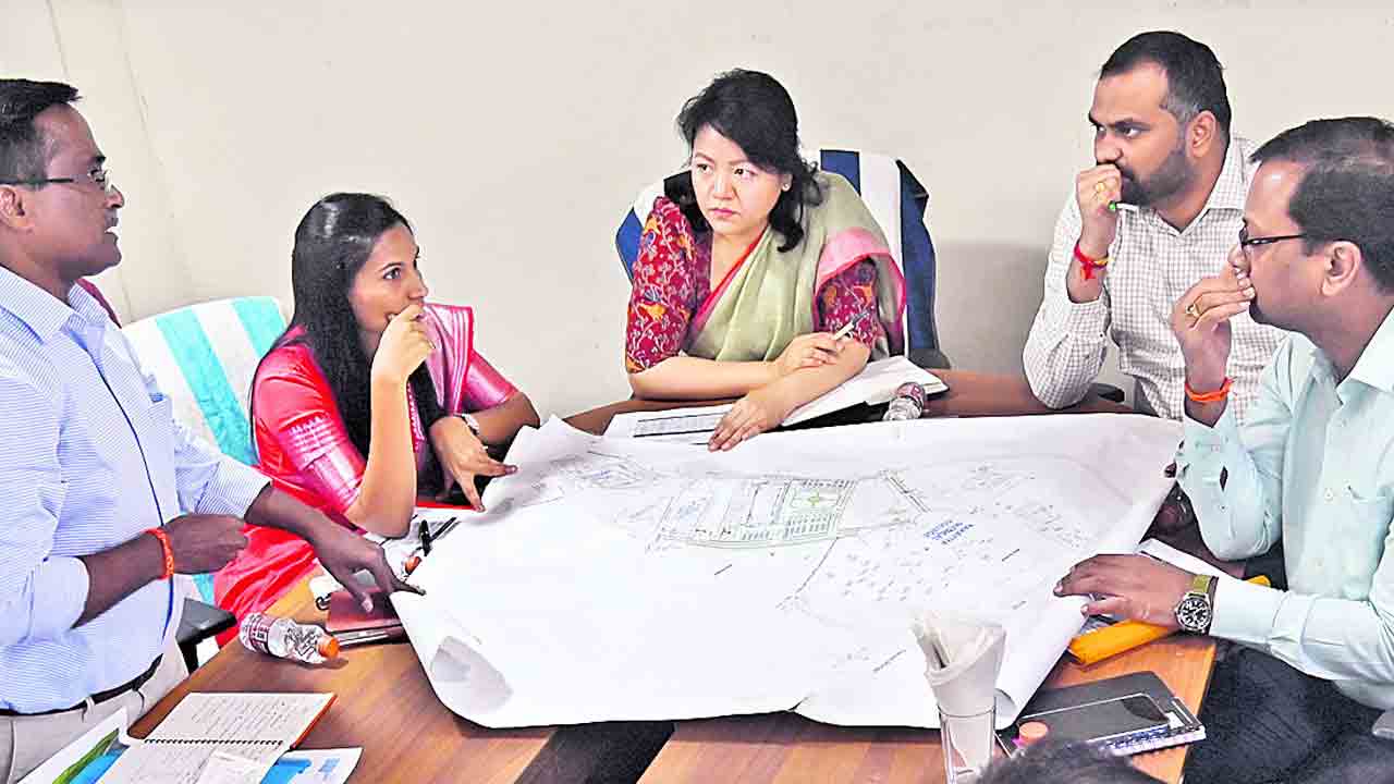 సూపర్‌ స్పెషాలిటీ పనుల్లో వేగం పెంచాలి