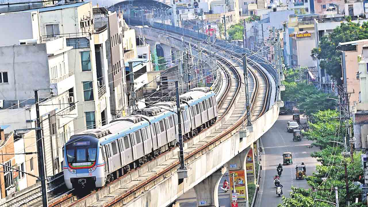 Old City Metro | వీడని చిక్కుముడి.. నత్తనడకన ఓల్డ్‌ సిటీ మెట్రో భూసేకరణ ప్రక్రియ