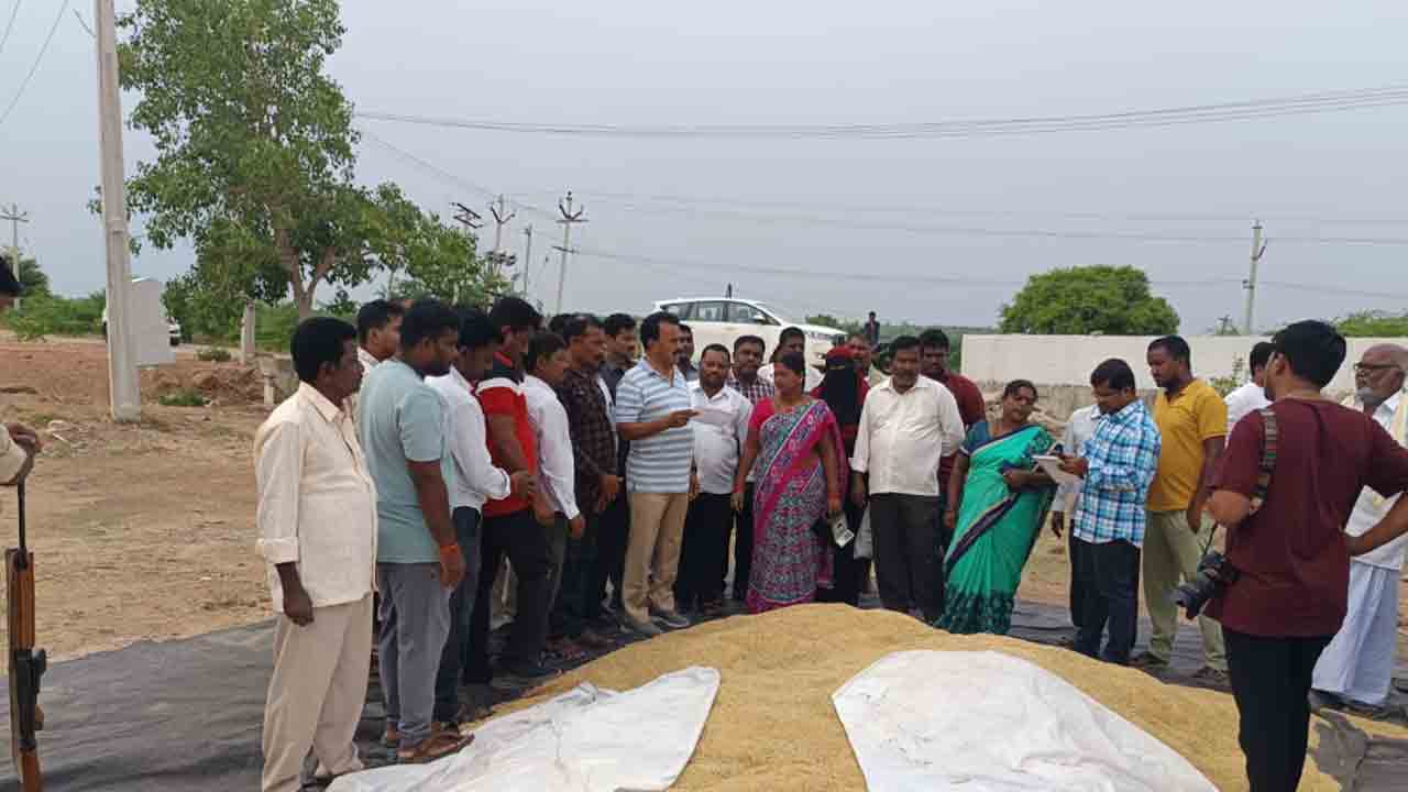 సకాలంలో డబ్బులు చెల్లించాలి