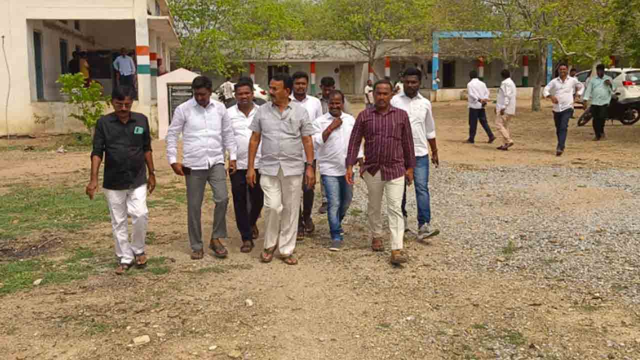 కార్పొరేట్‌కు దీటుగా సర్కారు బడులు