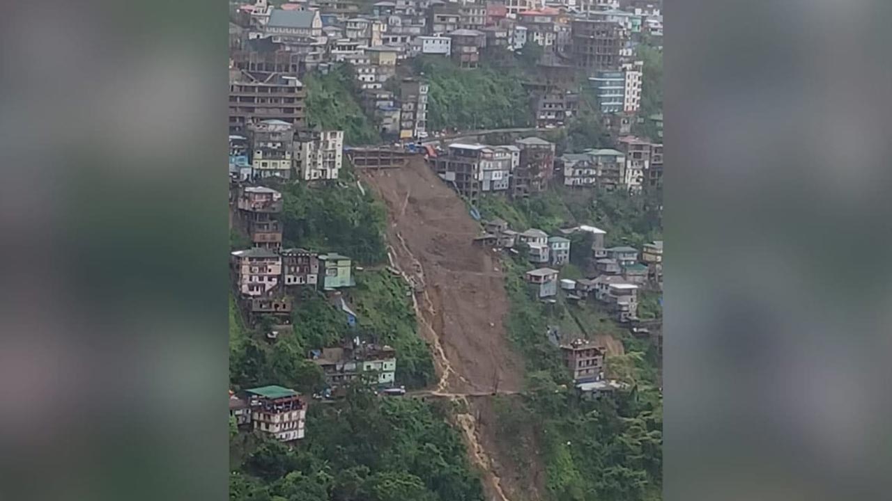 Stone Quarry | భారీ వర్షాలతో కూలిన గ్రానైట్‌ క్వారీ.. పది మంది మృతి