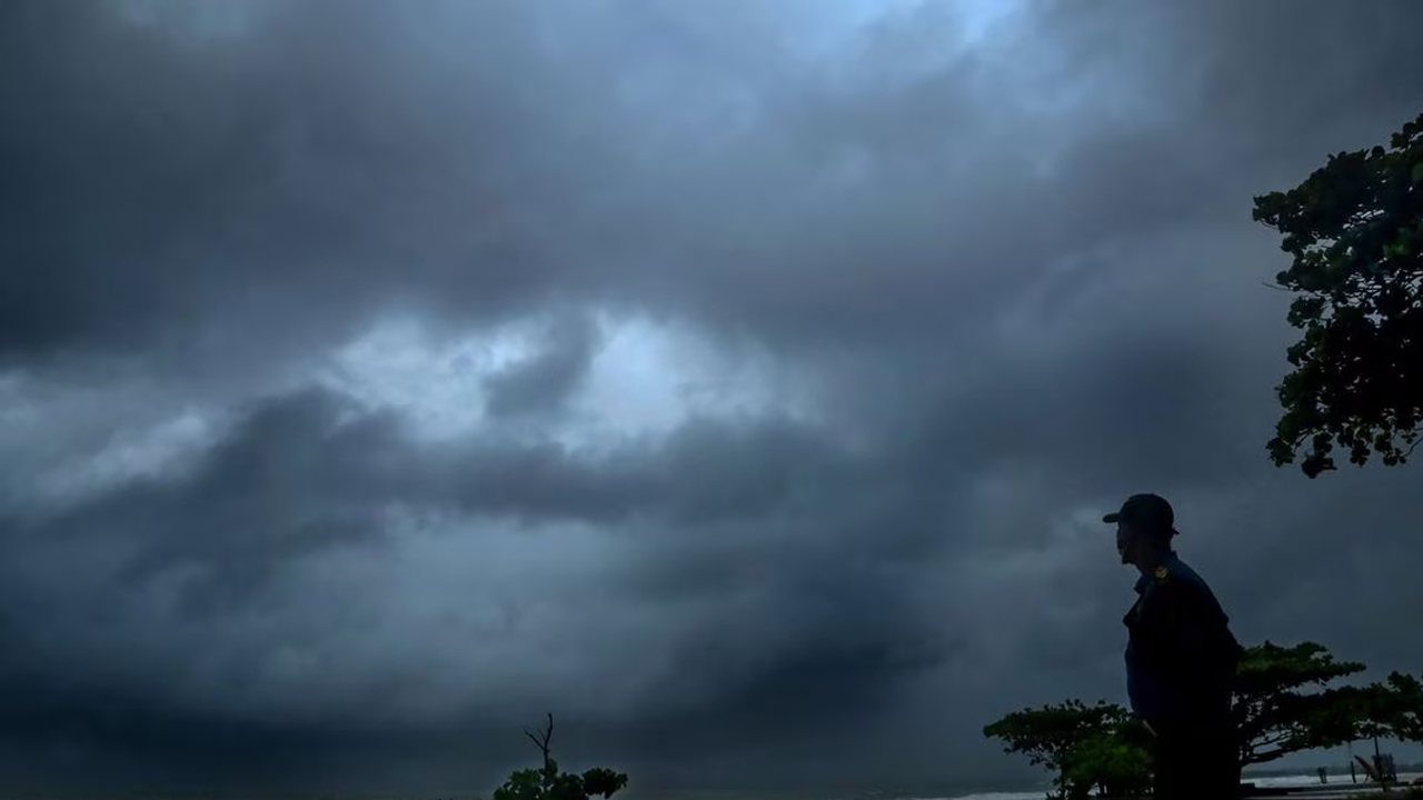 Monsoon | తెలంగాణలోకి ప్రవేశించిన నైరుతి రుతుపవనాలు