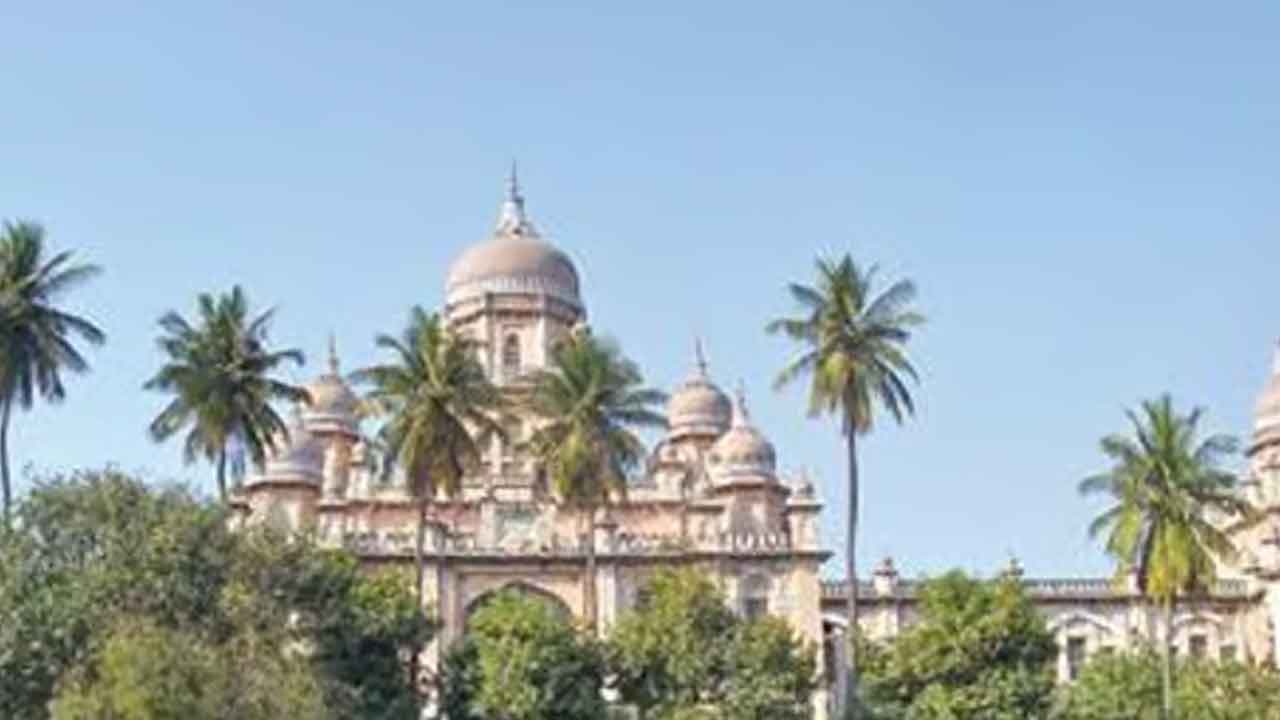 సీటీ సర్జరీ హెచ్‌వోడీపై వేటు