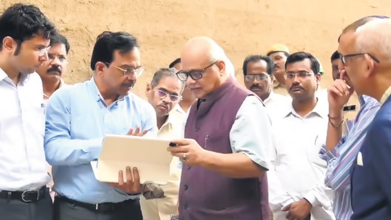 Justice PC Ghose | నీటిపారుదల శాఖ అధికారులతో జస్టిస్‌ పీసీ ఘోష్‌ సమావేశం.. మేడిగడ్డ బ్యారేజీపై చర్చ