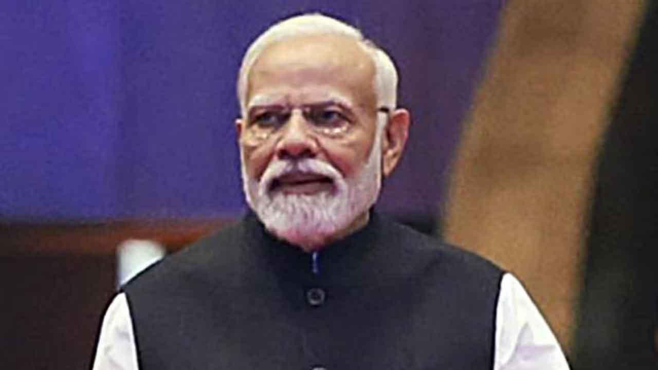 మంచి మార్గంలో విమర్శలు చేయాలి