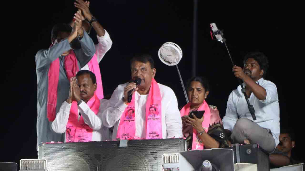 Pocharam Srinivasa Reddy | మోసగించిన కాంగ్రెస్‌ను ఓటుతో బుద్ధి చెప్పాలి : మాజీ స్పీకర్‌ పోచారం శ్రీనివాస రెడ్డి