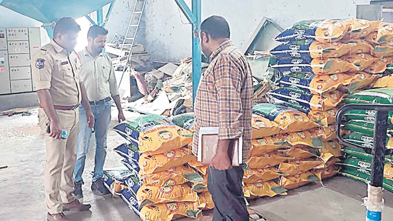 నకిలీ విత్తనాలు విక్రయిస్తే క్రిమినల్‌ కేసు