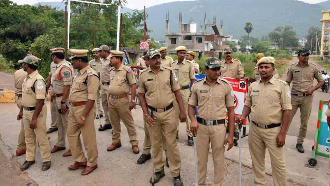 Tension | అనకాపల్లి జిల్లా తారువ గ్రామంలో ఉద్రిక్తత .. పోలీసుల మోహరింపు