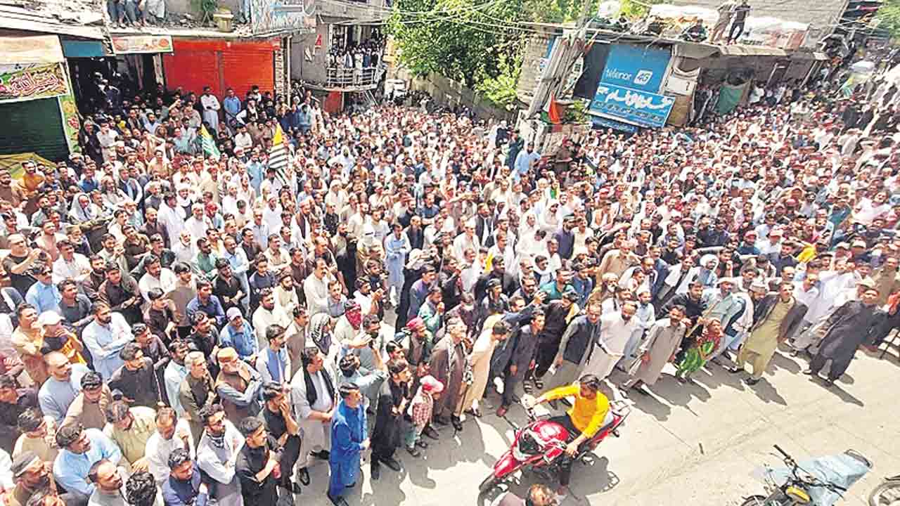 POK | అట్టుడుకుతున్న పీవోకే.. పాక్‌ ప్రభుత్వ వివక్షపై స్థానికుల తిరుగుబాటు ఉద్యమం