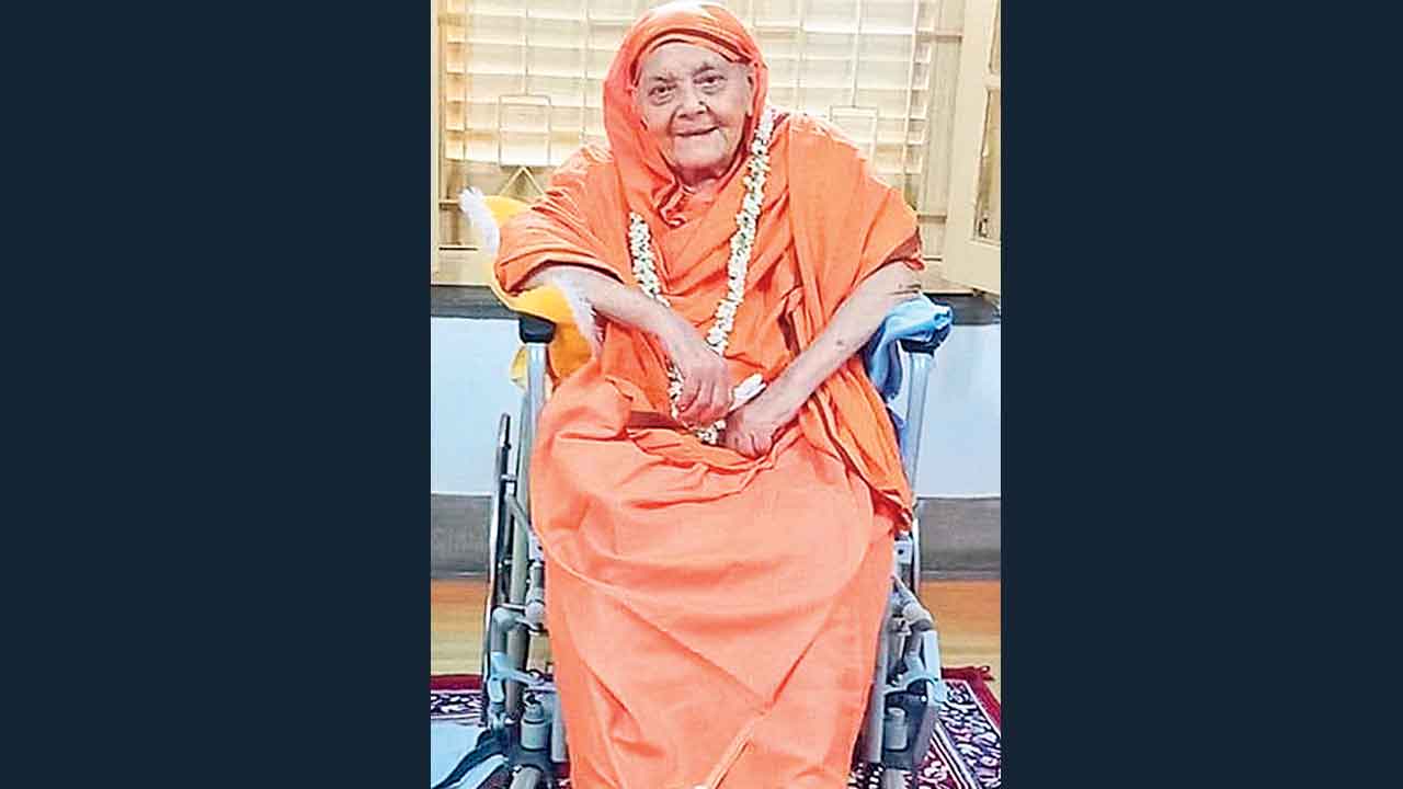 శ్రీ శారదా మఠం అధ్యక్షురాలు కన్నుమూత