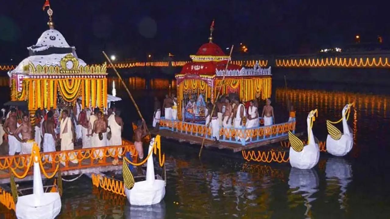 Firecrackers | పూరీ జగన్నాథుడి చందన ఉత్సవంలో అపశ్రుతి.. పటాకులు పేలి 15 మందికి గాయాలు