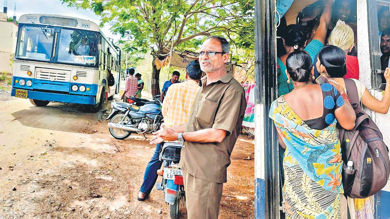 Free Bus for Women | వామ్మో ఈ బస్సు నేను నడపలేను.. పరిమితికి మించి ఎక్కిన మహిళలు.. చేతులెత్తేసిన ఆర్టీసీ డ్రైవర్‌