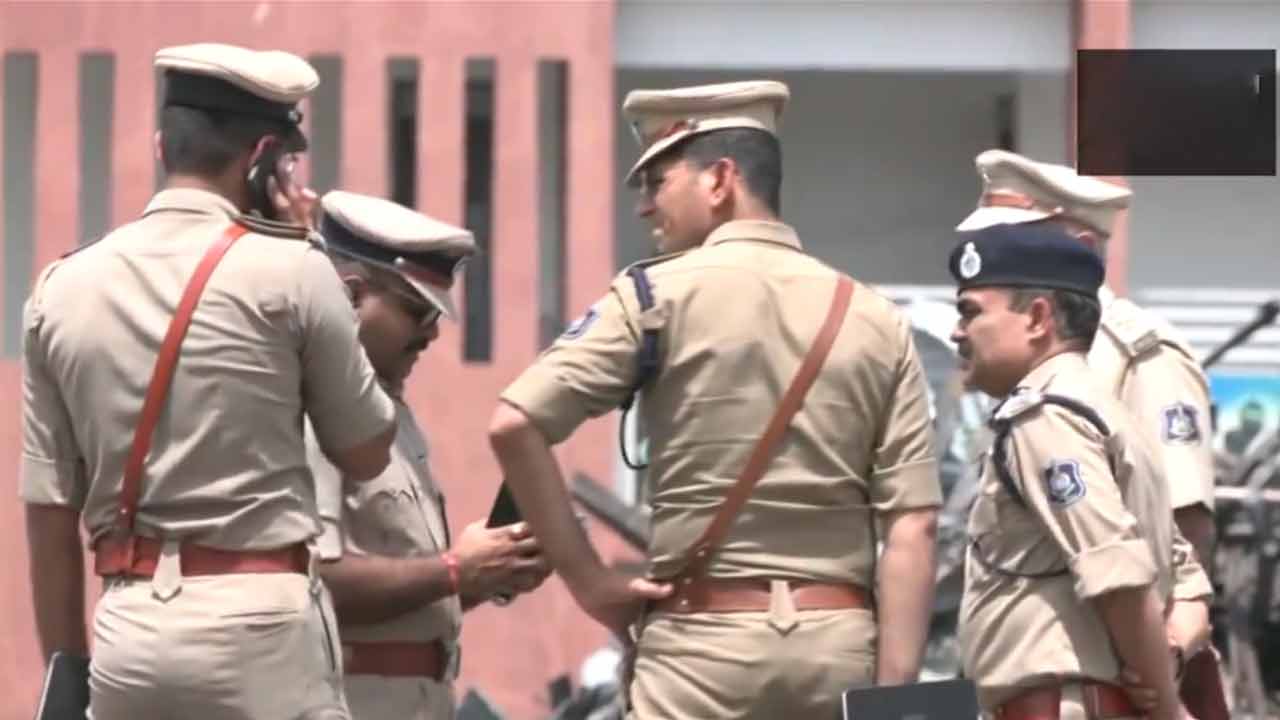 Rajkot CP | అగ్నిప్రమాదం జరిగిన ప్రాంతాన్ని పరిశీలించిన రాజ్‌కోట్‌ కొత్త సీపీ బ్రజేశ్‌.. Video