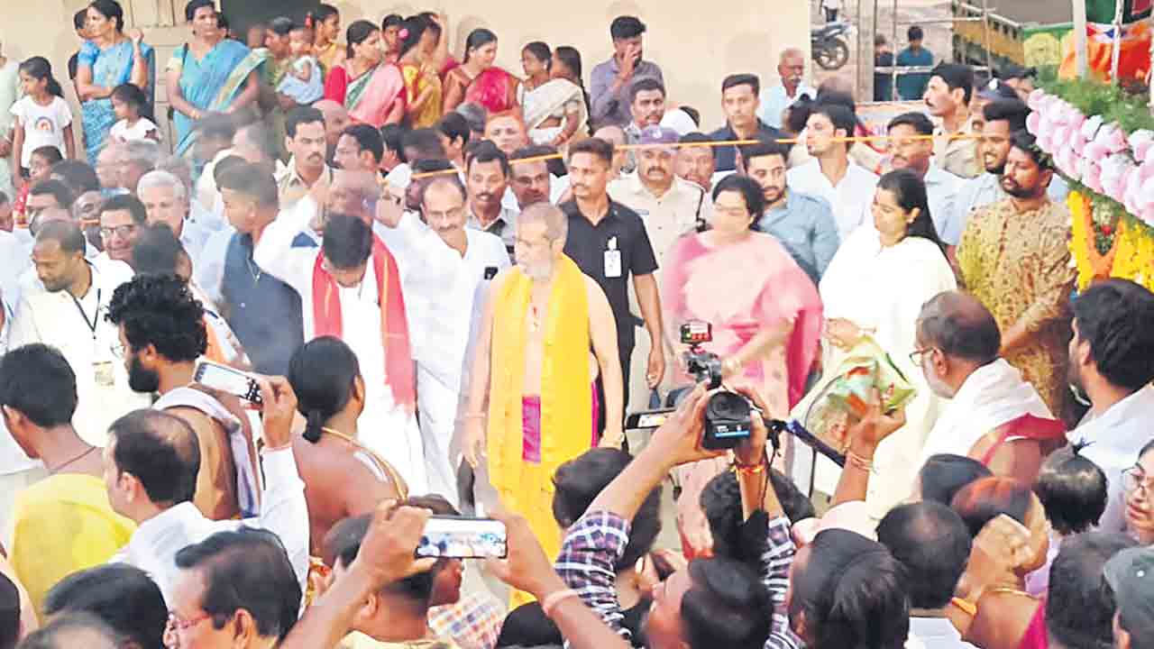 వైభవంగా రంగనాథ స్వామి రథోత్సవం
