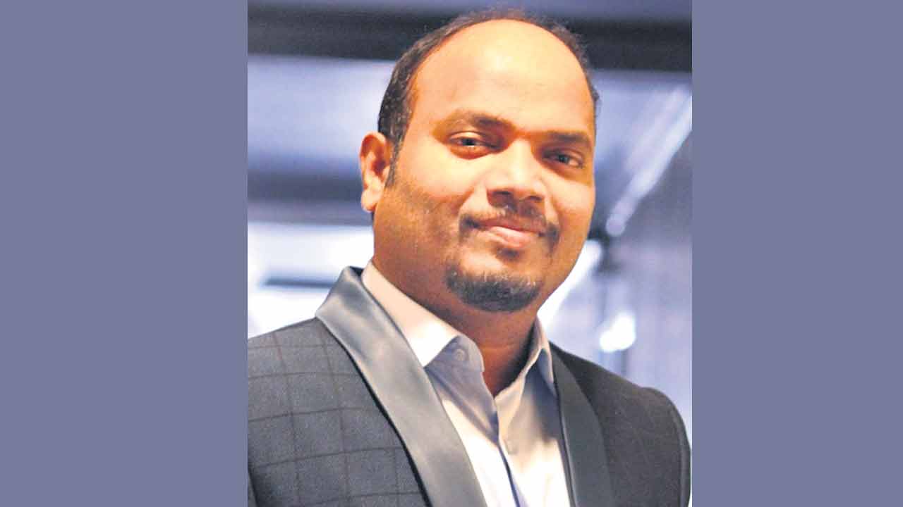 ఆ గీతాన్ని పాడే అర్హత దళితులకు లేదా?