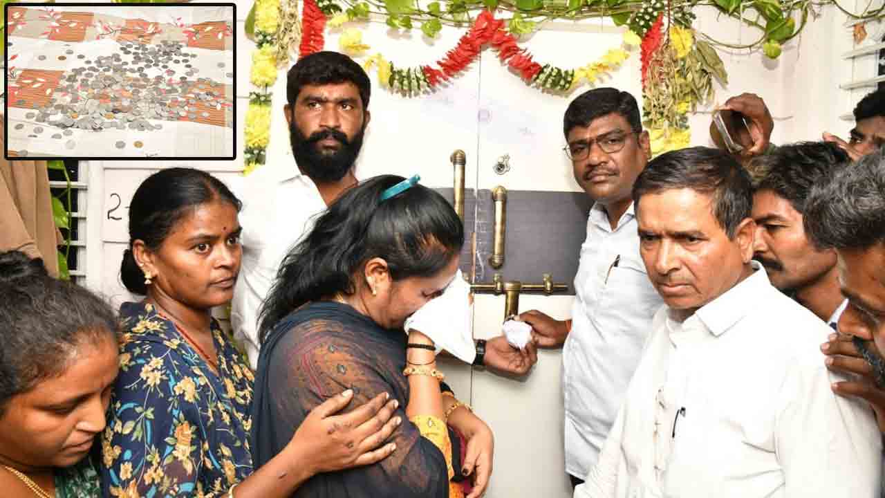 Crime News | ఎన్నిక‌ల డ‌బ్బు నిల్వ చేశారంటూ సిద్దిపేట బీఆర్ఎస్ నేత ఇంటి వ‌ద్ద పోలీసుల దాష్టీకం..!