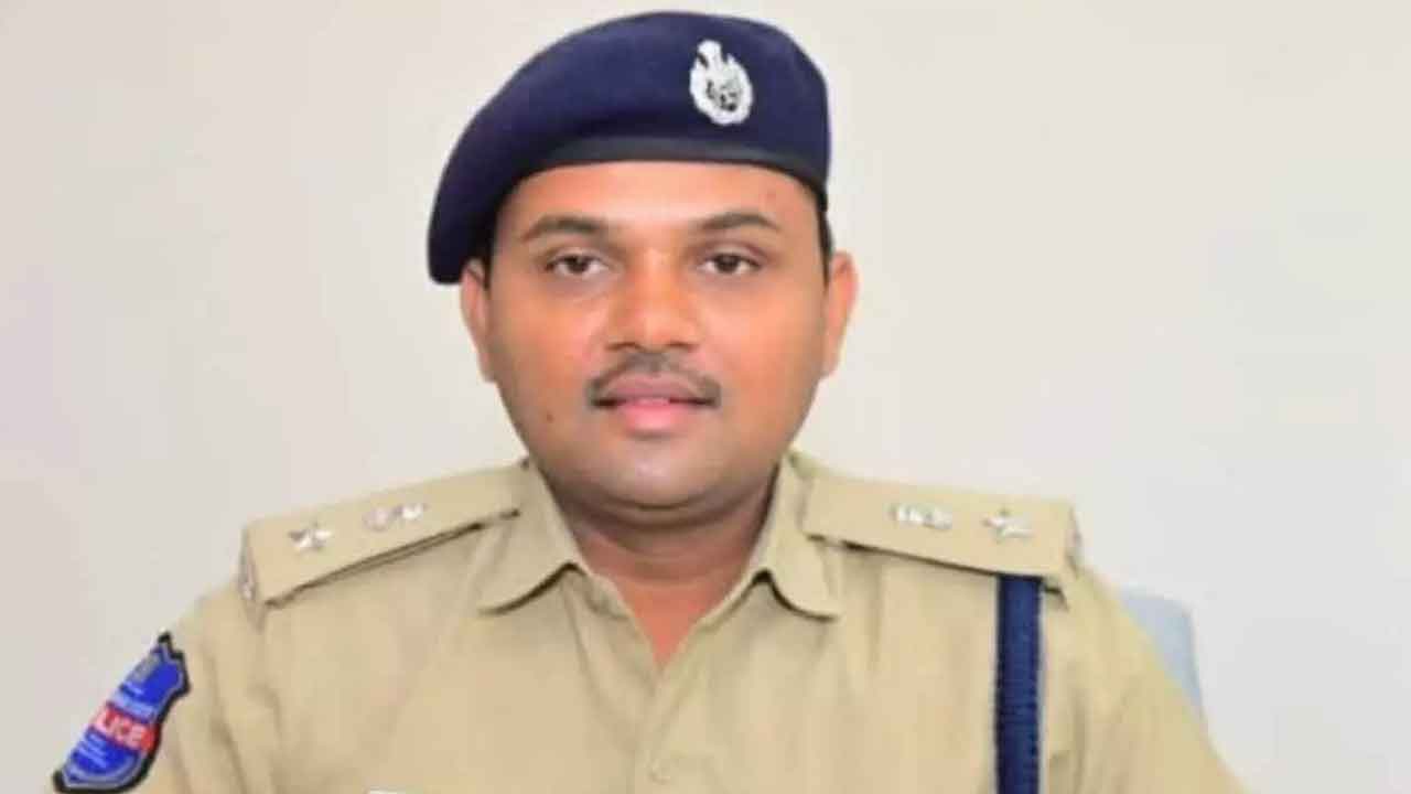 మల్లేశ్‌ హత్యకు రాజకీయ సంబంధం లేదు