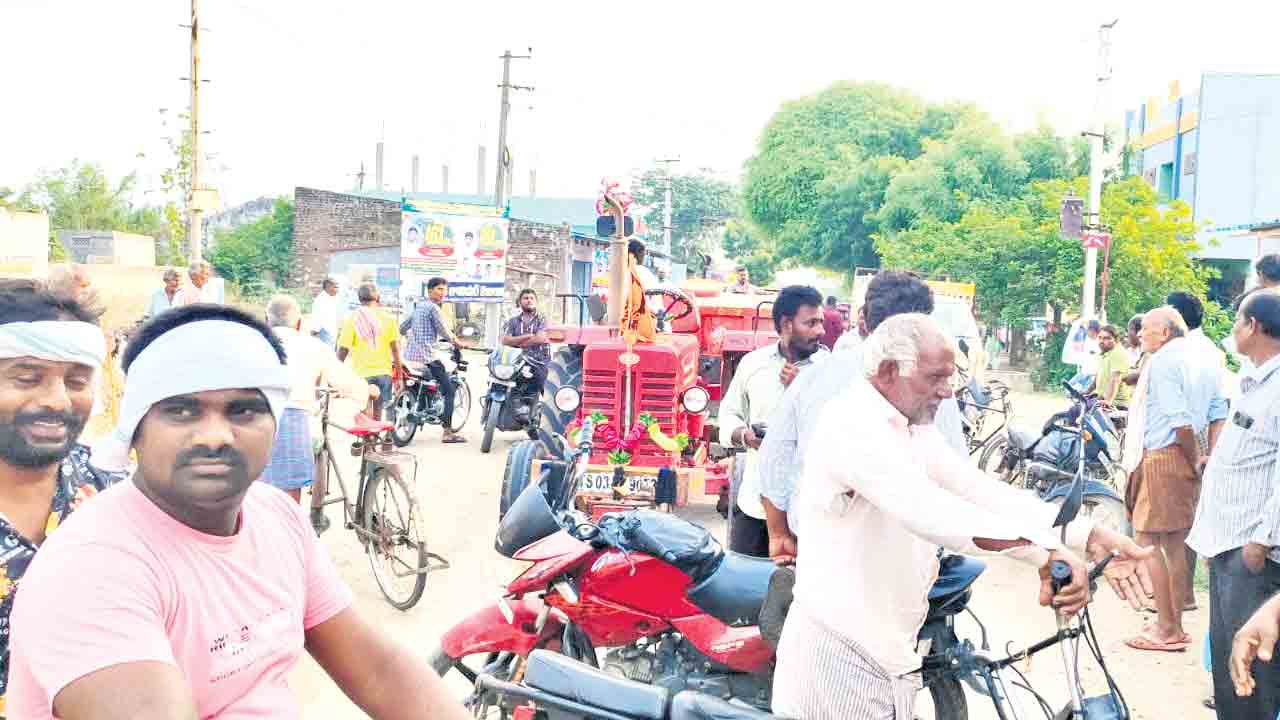 మానేరును తోడేస్తున్నరు