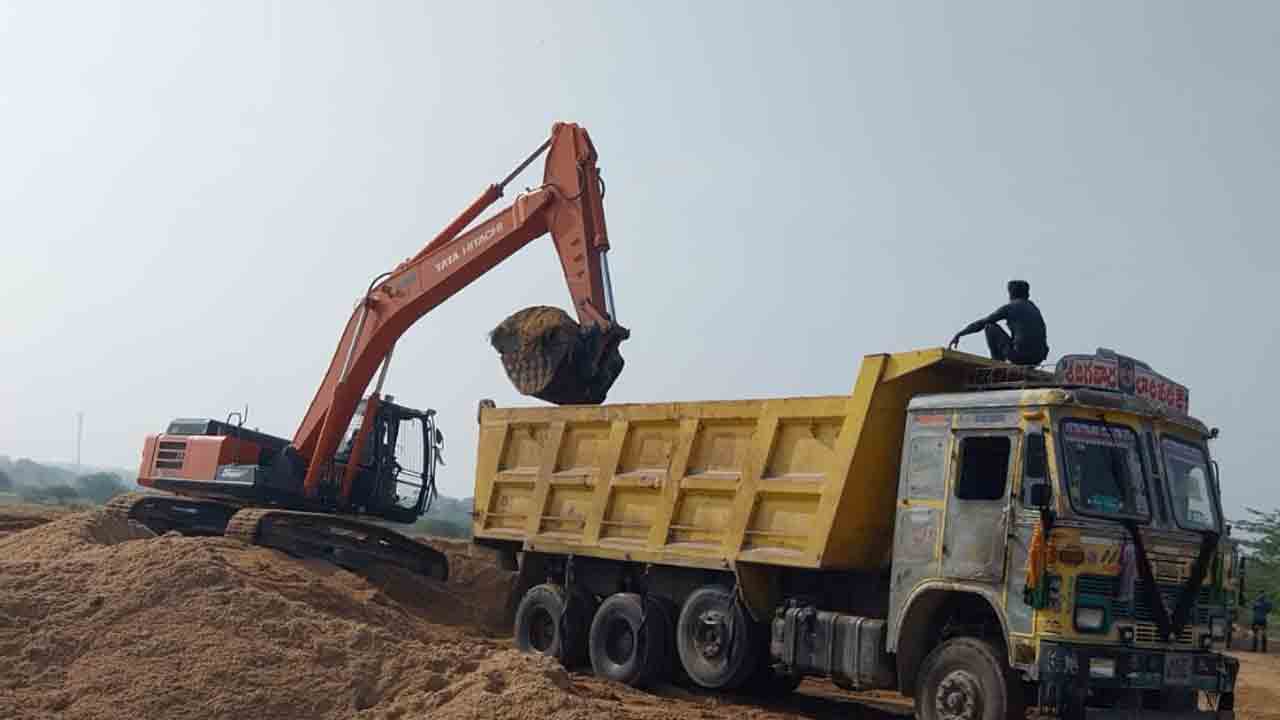 కాంగ్రెస్‌లో ఇసుక కల్లోలం