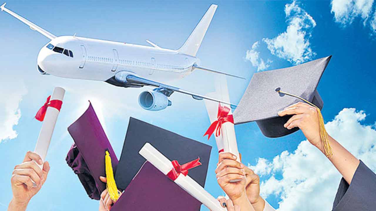 Foreign Education | ఆకాశమంత దూరంలో విదేశీ విద్యానిధి!.. స్కాలర్‌షిప్‌ కోసం విద్యార్థులకు తప్పని ఎదురుచూపులు