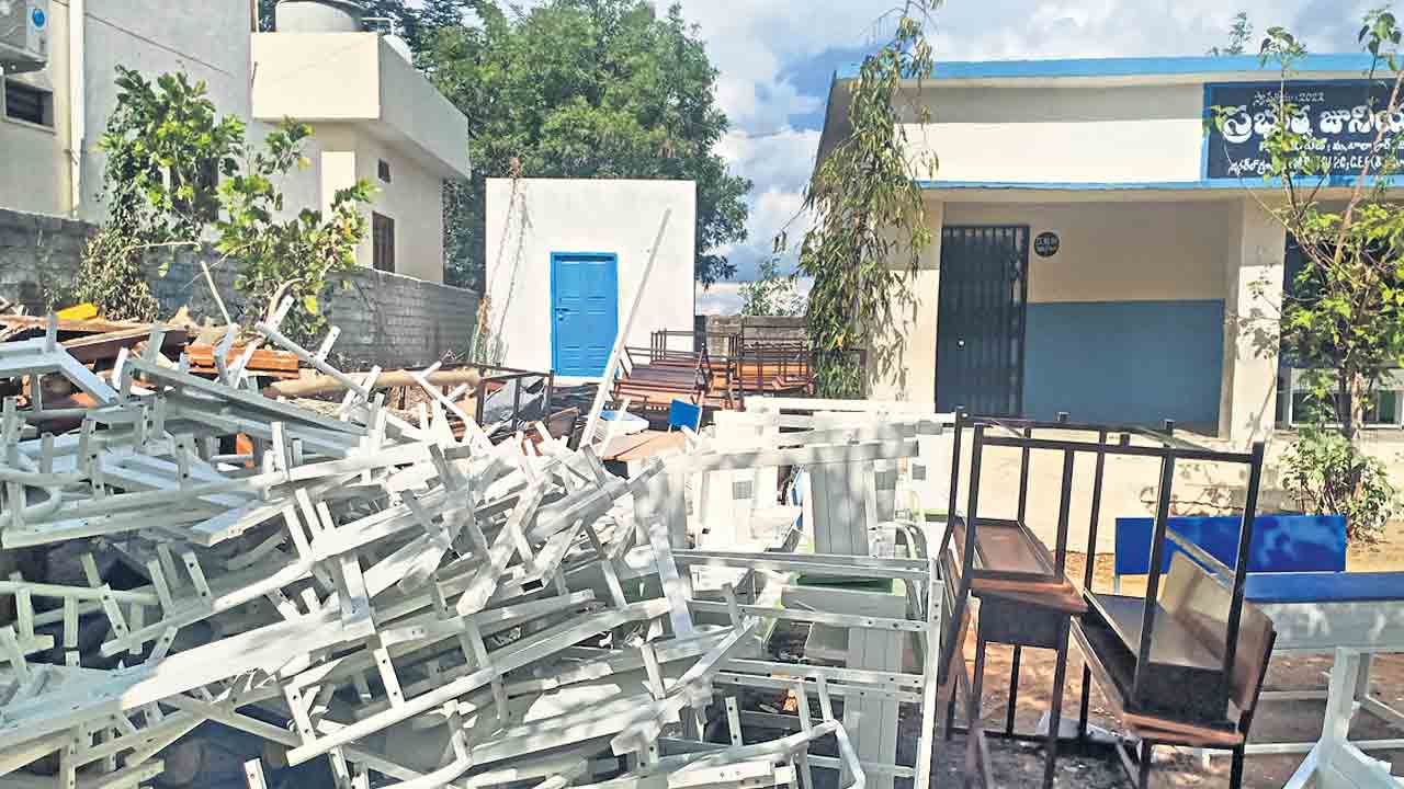 Balapur | ఇంత నిర్లక్ష్యమా..? ఫర్నిచర్‌ను గాలికి వదిలేశారు